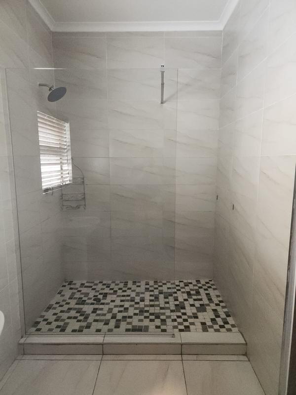 To Let 3 Bedroom Property for Rent in Robertsham Gauteng