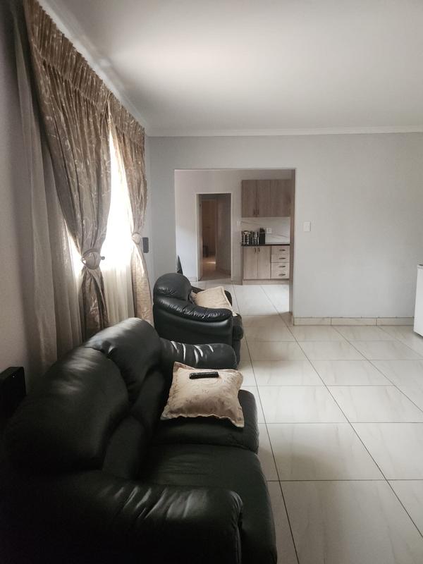 To Let 3 Bedroom Property for Rent in Robertsham Gauteng