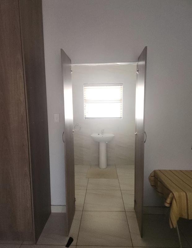 To Let 3 Bedroom Property for Rent in Robertsham Gauteng