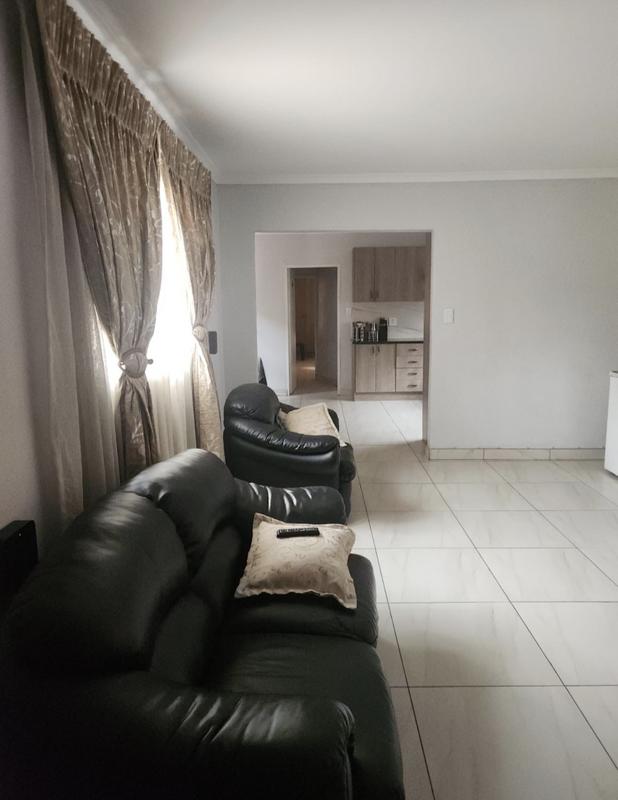 To Let 3 Bedroom Property for Rent in Robertsham Gauteng