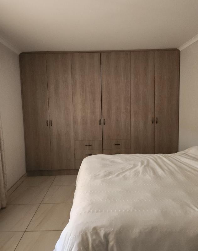 To Let 3 Bedroom Property for Rent in Robertsham Gauteng