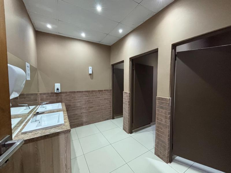 To Let Commercial Property for Rent in Eldoraigne Gauteng