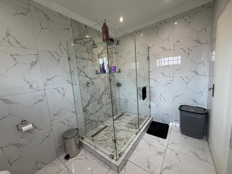 3 Bedroom Property for Sale in Eldoraigne Gauteng