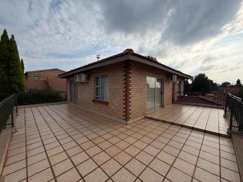 3 Bedroom Property for Sale in Eldoraigne Gauteng