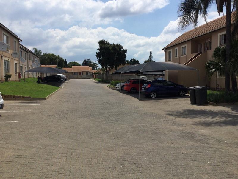 2 Bedroom Property for Sale in Kew Gauteng