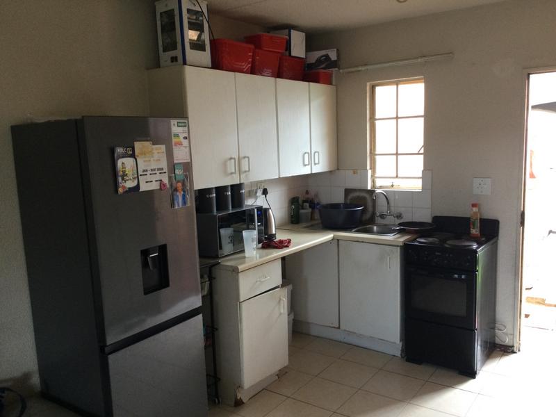 2 Bedroom Property for Sale in Kew Gauteng