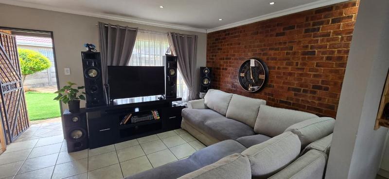 2 Bedroom Property for Sale in Dalview Gauteng