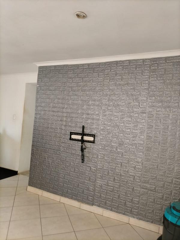 4 Bedroom Property for Sale in Palm Ridge Gauteng