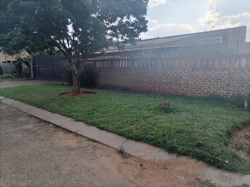 4 Bedroom Property for Sale in Palm Ridge Gauteng