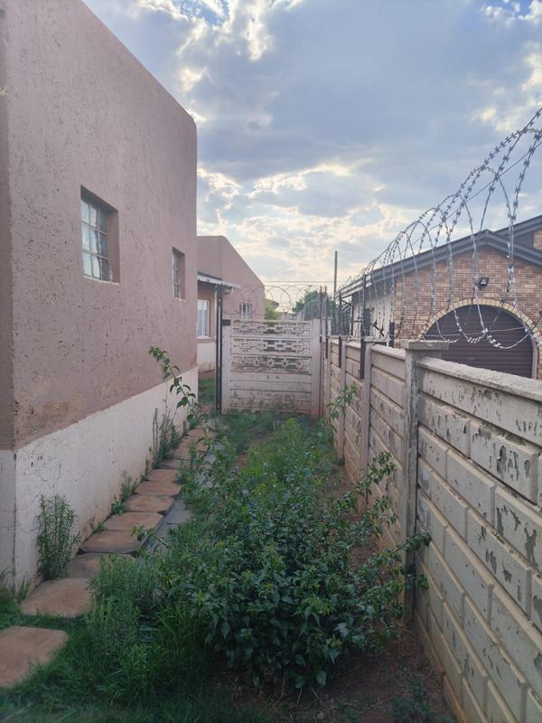 4 Bedroom Property for Sale in Palm Ridge Gauteng