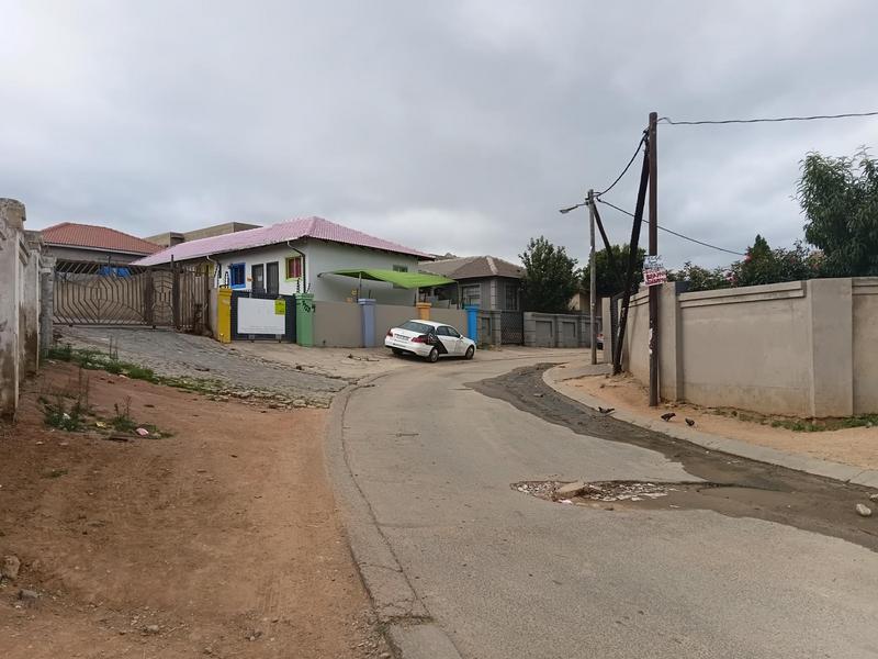 5 Bedroom Property for Sale in Cosmo City Gauteng