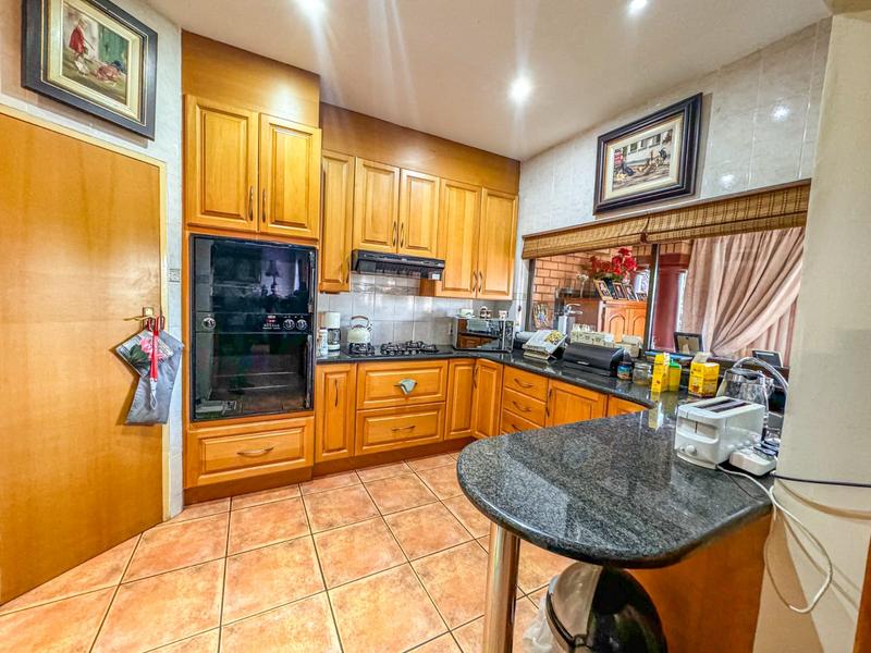 8 Bedroom Property for Sale in Ninapark Gauteng