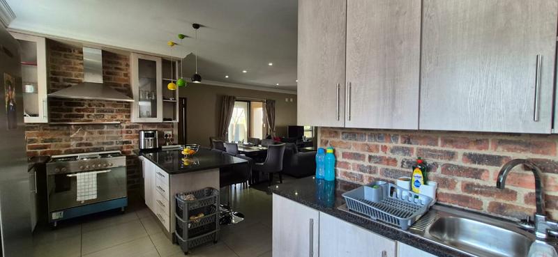 To Let 3 Bedroom Property for Rent in Candlewoods Country Estate Gauteng