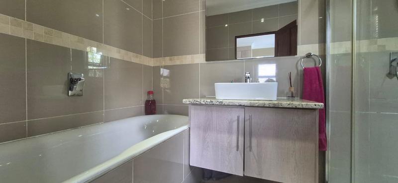 To Let 3 Bedroom Property for Rent in Candlewoods Country Estate Gauteng