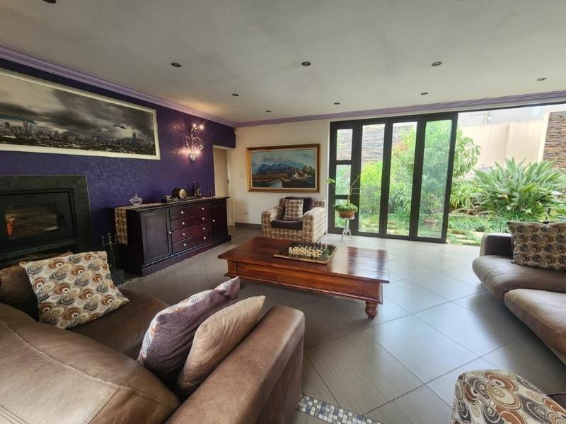 5 Bedroom Property for Sale in Alberante Gauteng