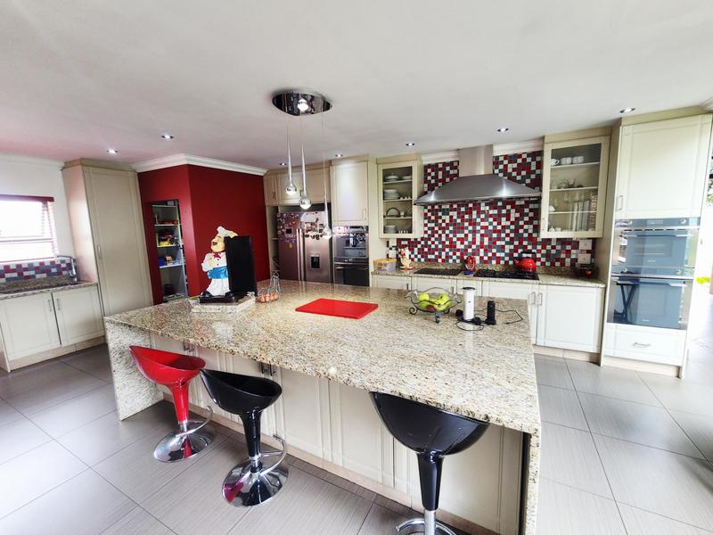 5 Bedroom Property for Sale in Alberante Gauteng