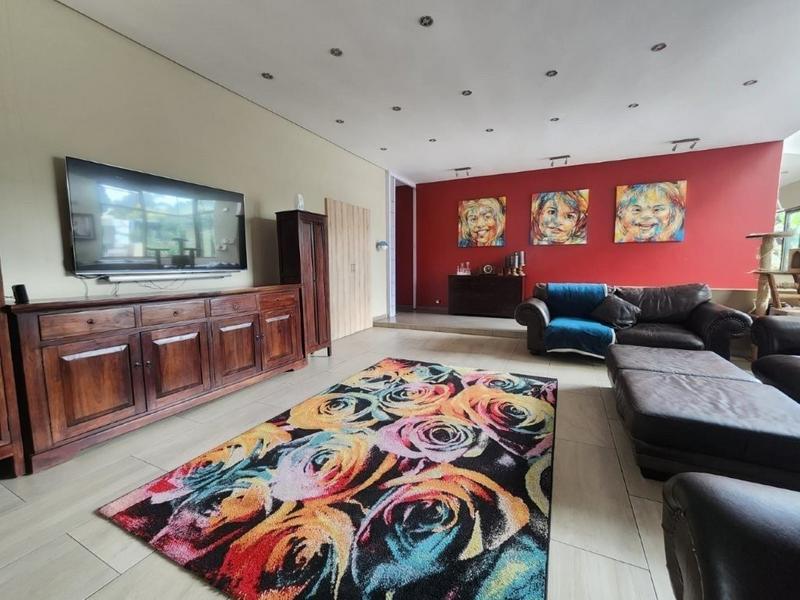 5 Bedroom Property for Sale in Alberante Gauteng