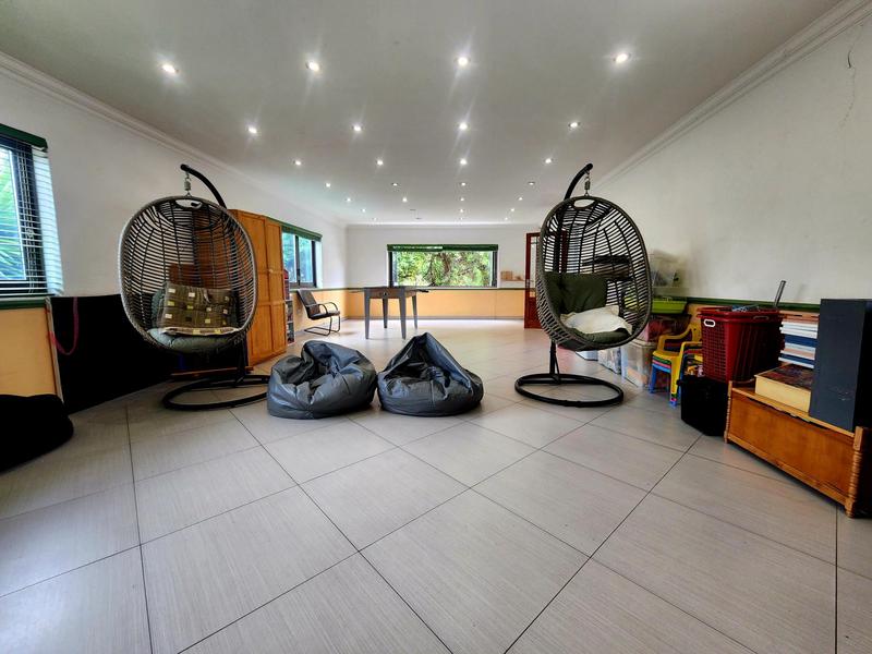 5 Bedroom Property for Sale in Alberante Gauteng