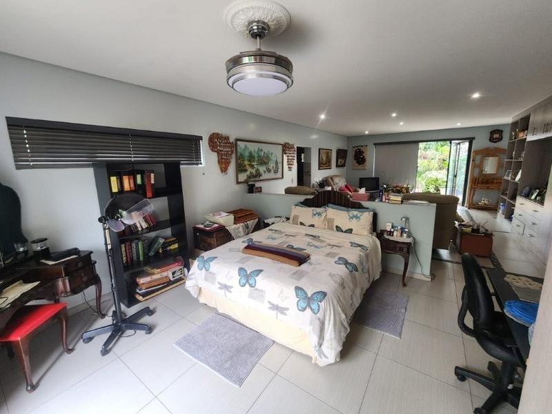 5 Bedroom Property for Sale in Alberante Gauteng