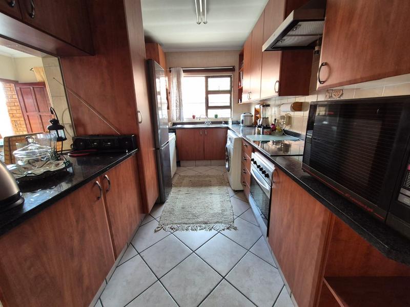 3 Bedroom Property for Sale in New Redruth Gauteng