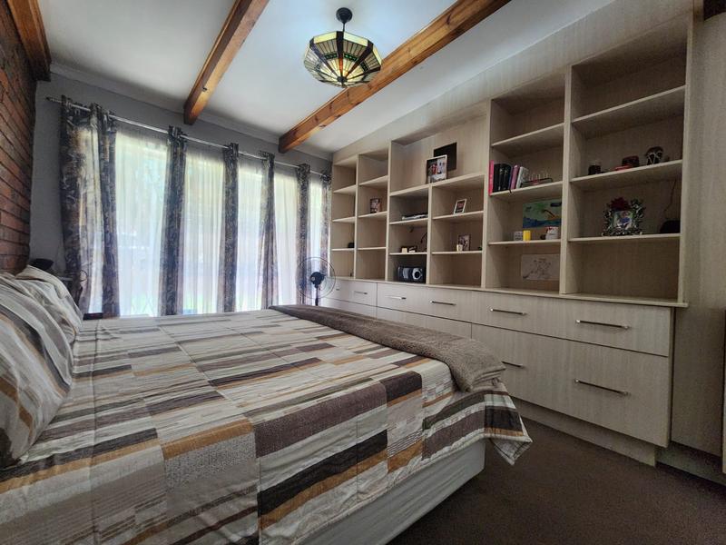 4 Bedroom Property for Sale in Verwoerdpark Gauteng