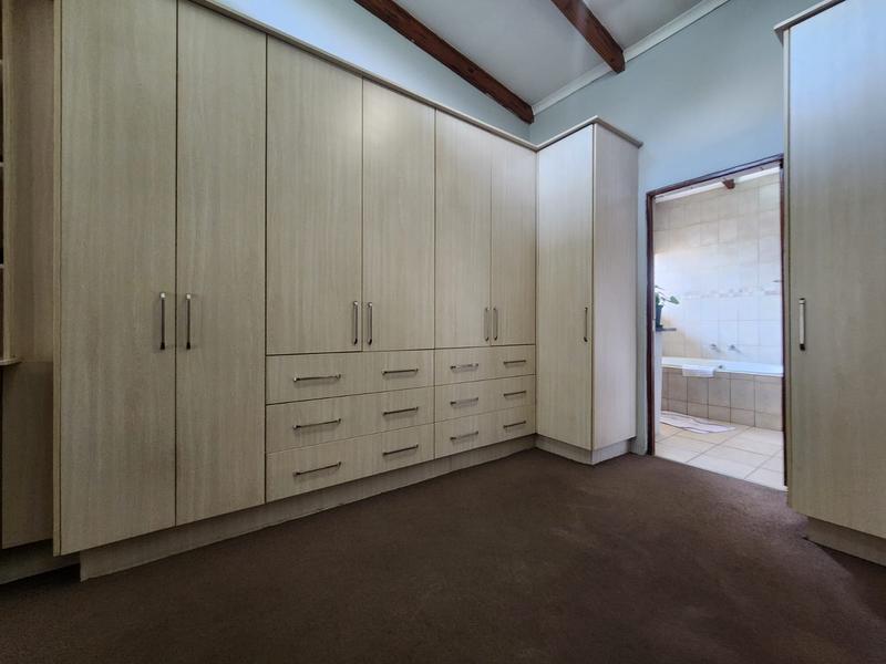 4 Bedroom Property for Sale in Verwoerdpark Gauteng