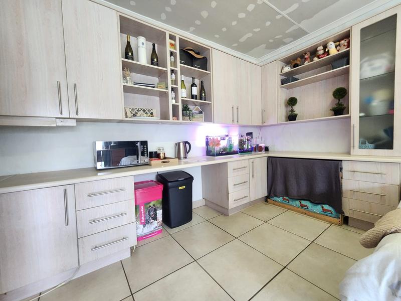 4 Bedroom Property for Sale in Verwoerdpark Gauteng