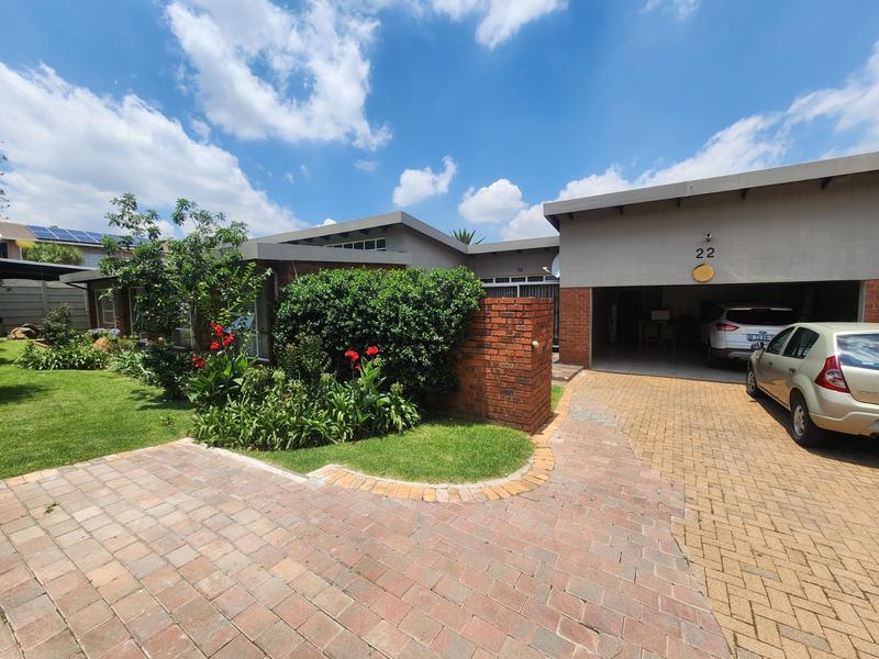 4 Bedroom Property for Sale in Verwoerdpark Gauteng