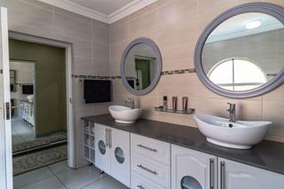 4 Bedroom Property for Sale in Glenvista Gauteng