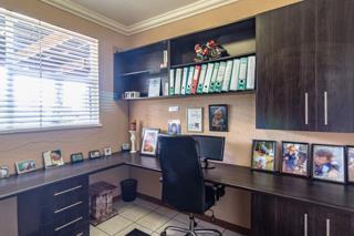 4 Bedroom Property for Sale in Glenvista Gauteng