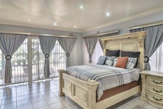 4 Bedroom Property for Sale in Glenvista Gauteng
