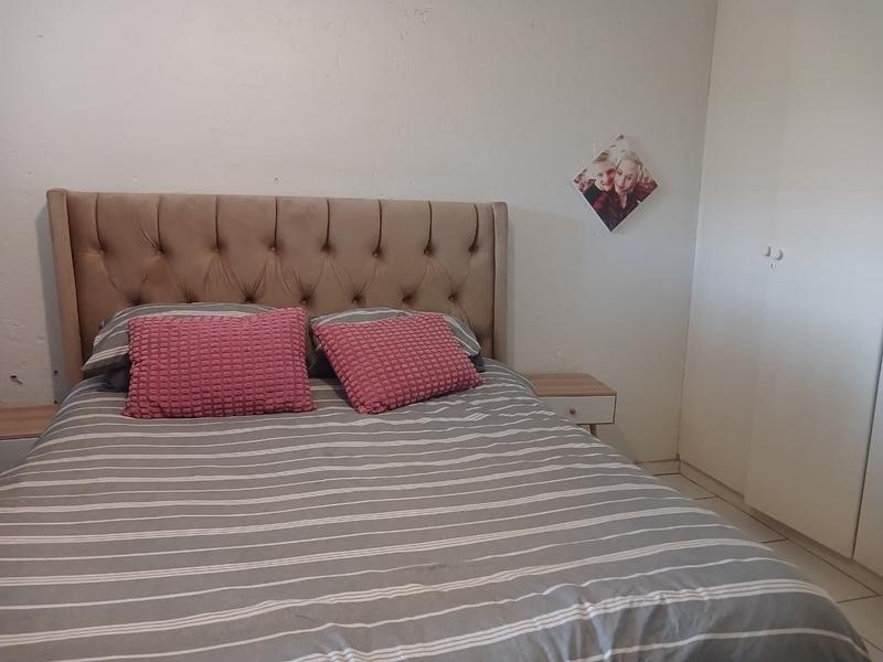 2 Bedroom Property for Sale in Glenvista Gauteng