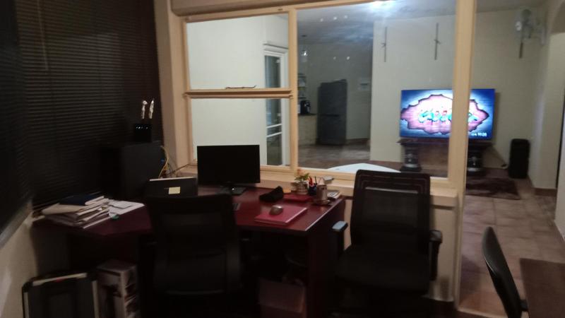 To Let 2 Bedroom Property for Rent in Primrose Hill Gauteng