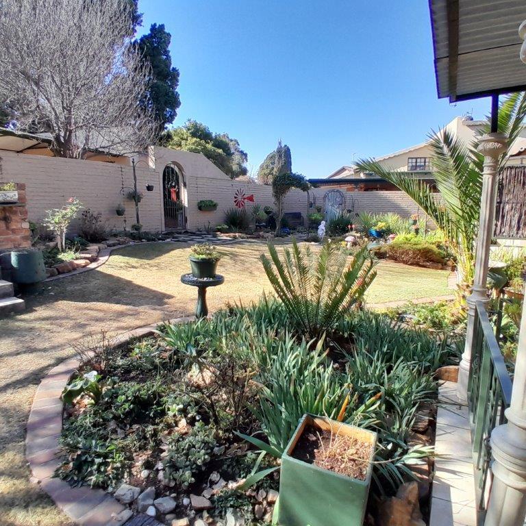 To Let 1 Bedroom Property for Rent in Eastleigh Ridge Gauteng