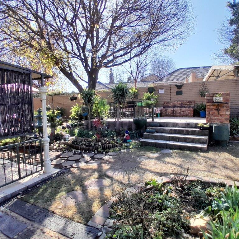 To Let 1 Bedroom Property for Rent in Eastleigh Ridge Gauteng