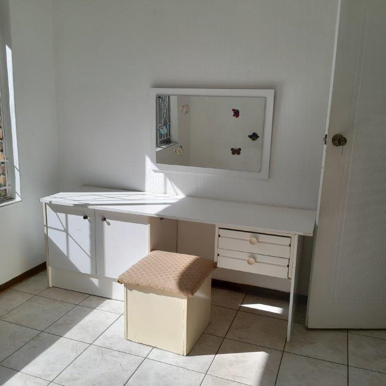 To Let 1 Bedroom Property for Rent in Eastleigh Ridge Gauteng