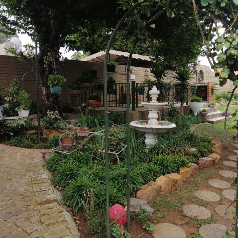 To Let 1 Bedroom Property for Rent in Eastleigh Ridge Gauteng