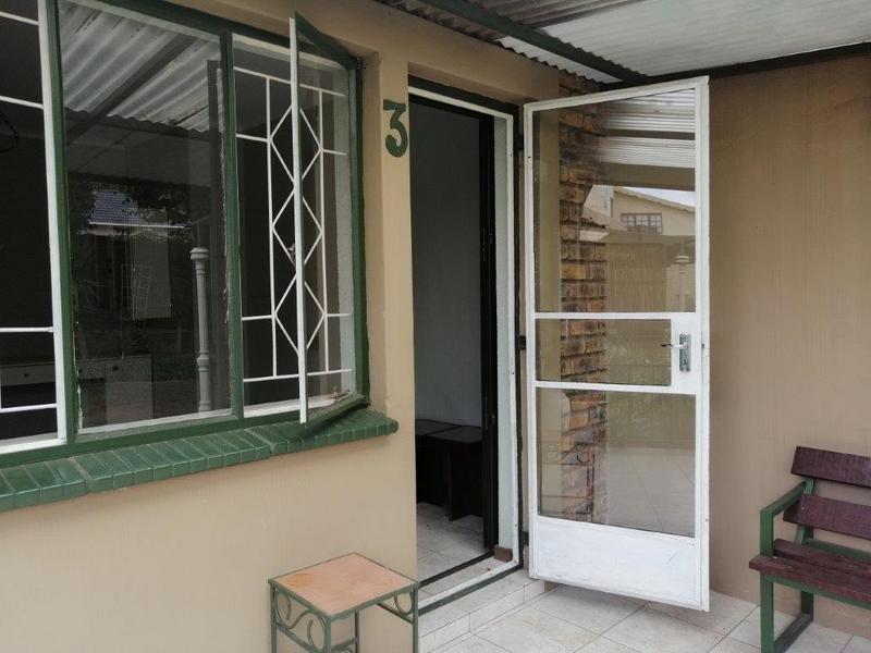 To Let 1 Bedroom Property for Rent in Eastleigh Ridge Gauteng