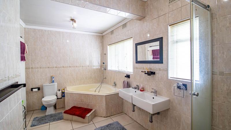 4 Bedroom Property for Sale in Edenvale Gauteng