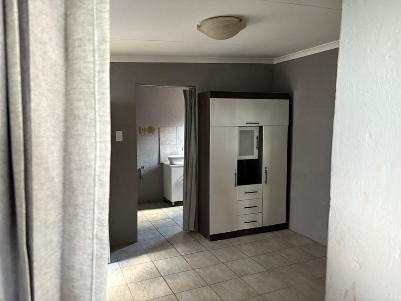To Let 1 Bedroom Property for Rent in Delarey Gauteng