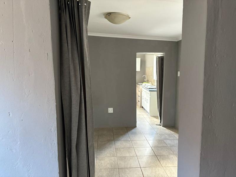 To Let 1 Bedroom Property for Rent in Delarey Gauteng