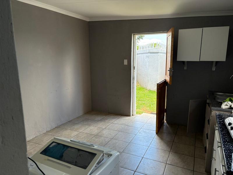 To Let 1 Bedroom Property for Rent in Delarey Gauteng
