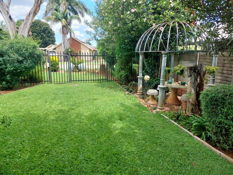 4 Bedroom Property for Sale in Dorandia Gauteng