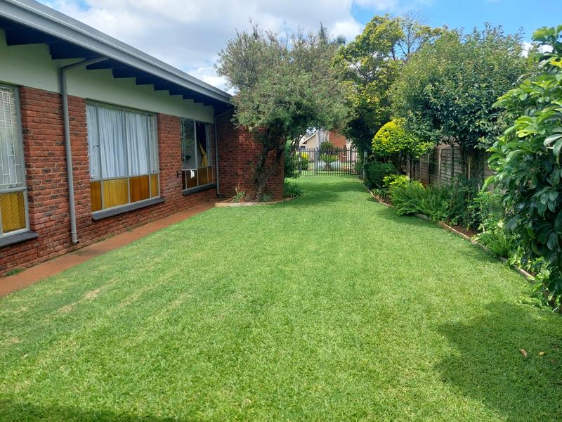 4 Bedroom Property for Sale in Dorandia Gauteng