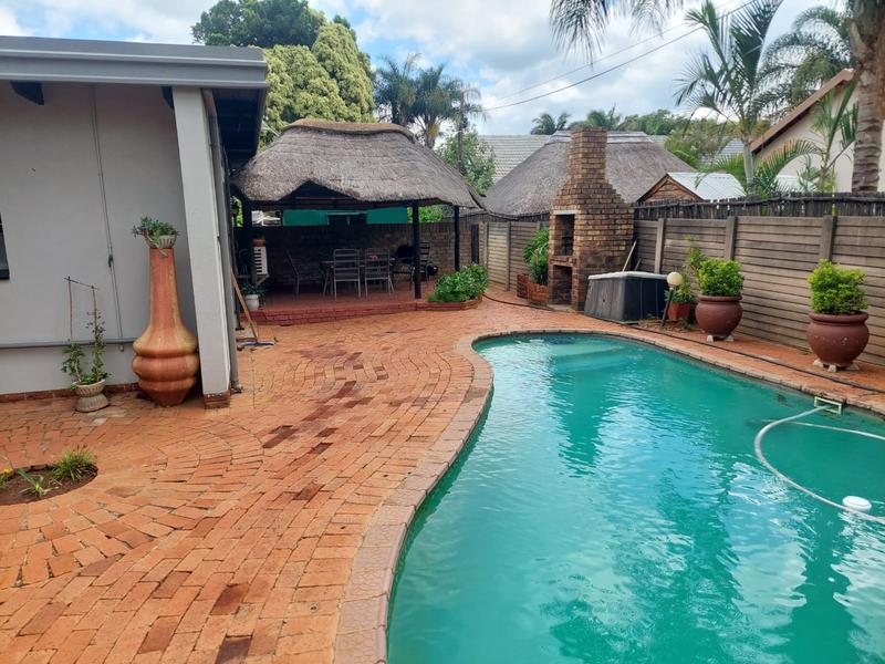 4 Bedroom Property for Sale in Dorandia Gauteng