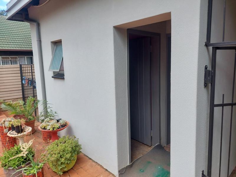 4 Bedroom Property for Sale in Dorandia Gauteng