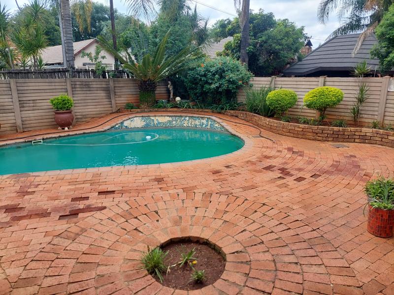 4 Bedroom Property for Sale in Dorandia Gauteng