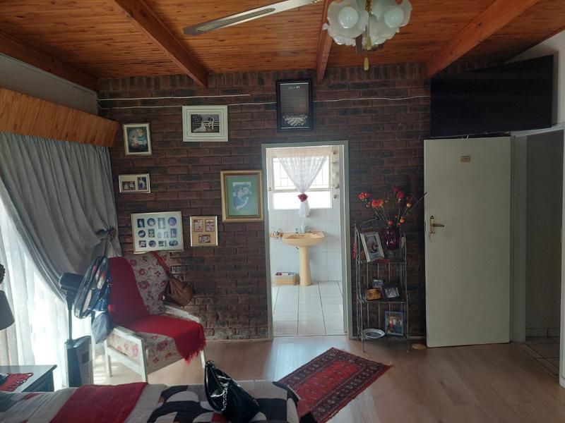 4 Bedroom Property for Sale in Dorandia Gauteng