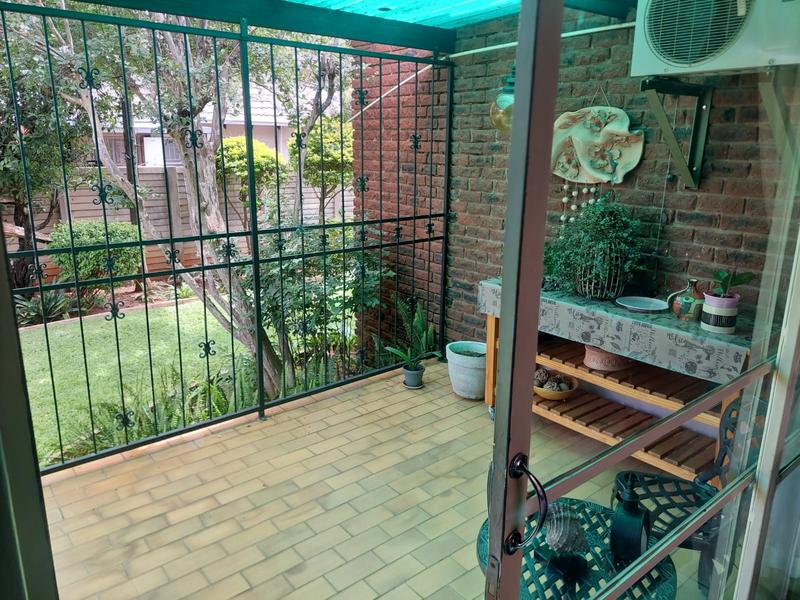 4 Bedroom Property for Sale in Dorandia Gauteng