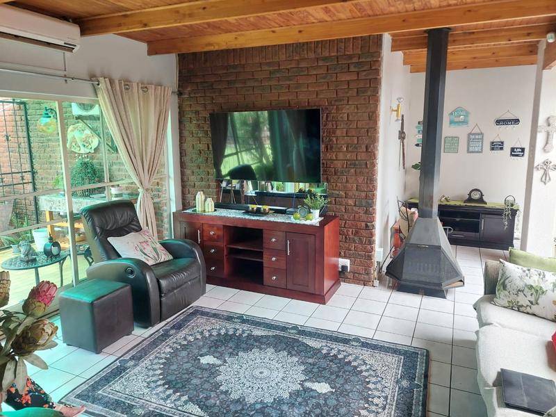 4 Bedroom Property for Sale in Dorandia Gauteng